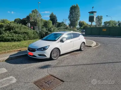 Usata Opel Astra 105 CV (77 kW) 2016 Bianco Berlina