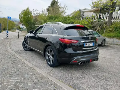 Usata Infiniti QX70 238 CV (175 kW) 2016 Nero SUV