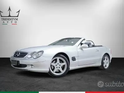 Usata Mercedes SL500 306 CV (225 kW) 2002 Argento Cabrio