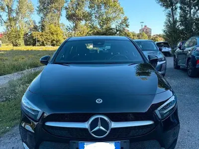 Usata Mercedes 180 136 CV (100 kW) 2019 Nero Berlina