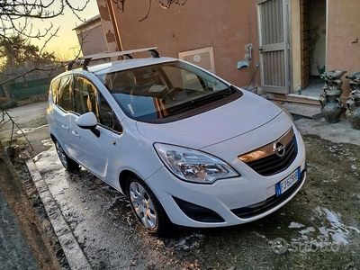 Usata Opel Meriva 95 CV (69 kW) 2013 Bianco Monovolume
