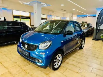 Usata Smart ForFour Prime 90 CV (66 kW) 2016 Blu Utilitaria