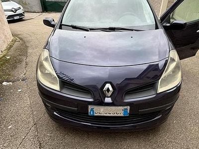 Usata Renault Clio II 85 CV (62 kW) 2007 Blu Berlina