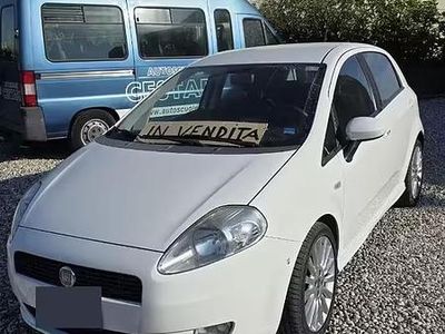 Usata Fiat Punto 90 CV (66 kW) 2006 Utilitaria