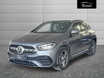 Usata Mercedes GLA180 Premium 116 CV (85 kW) 2023 Grigio medio metallizzato SUV