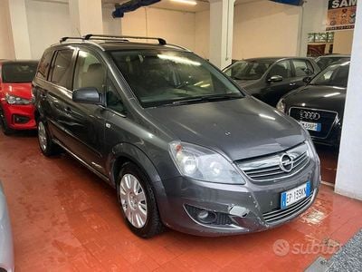Usata Opel Zafira Edition 150 CV (110 kW) 2012 Grigio Monovolume