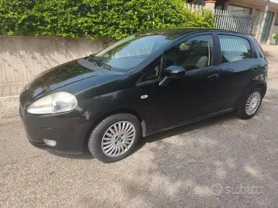 Usata Fiat Grande Punto 75 CV (55 kW) 2006 Nero Utilitaria