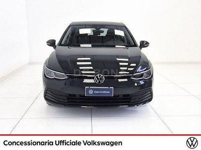 Begagnad VW Golf VIII Life 110 HK (80 kW) 2022 Grå Sedan