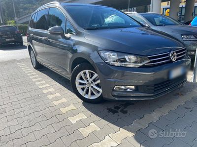 usata VW Touran 1.6 Diesel DSG 7 posti