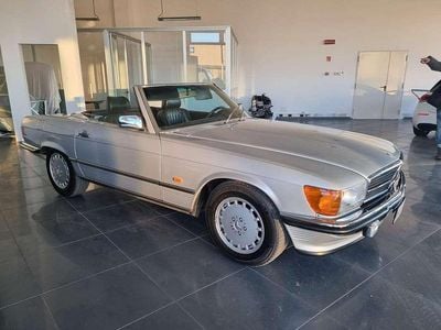 Usata Mercedes SL300 188 CV (138 kW) 1987 Argento Cabrio