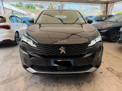 Usata Peugeot 3008 Allure 131 CV (96 kW) 2022 Nero SUV