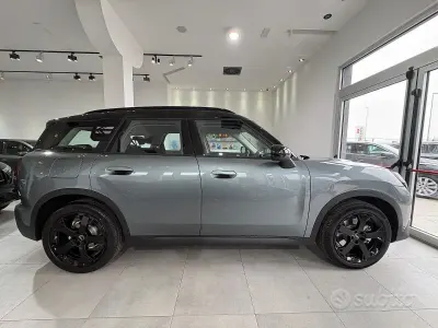 Usata Mini Countryman Classic 155 CV (114 kW) 2025 Verde SUV
