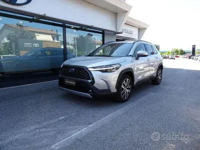 Usata Toyota Corolla Cross 197 CV (144 kW) 2023 Grigio SUV