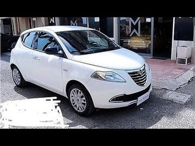 Usata Lancia Ypsilon 69 CV (50 kW) 2013 Bianco Utilitaria