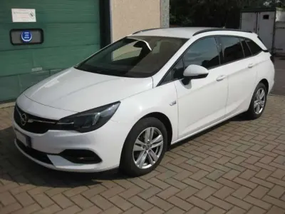 Usata Opel Astra Elegance 105 CV (77 kW) 2020 Bianco ghiaccio Station wagon