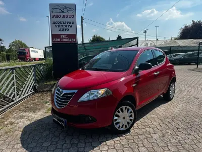 Usata Lancia Ypsilon Gold 80 CV (58 kW) 2013 Rosso Utilitaria