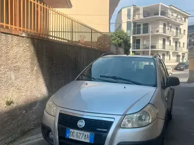 Usata Fiat Sedici 120 CV (88 kW) 2007 Grigio SUV