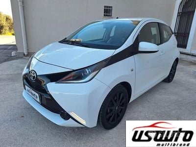 Brugt Toyota Aygo X-play 69 HK (50 kW) 2015 Hvid Hatchback