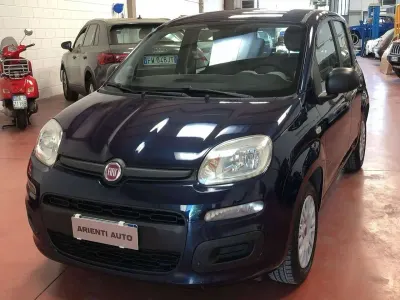 Usata Fiat Panda Lounge 69 CV (50 kW) 2016 Blu/azzurro Utilitaria