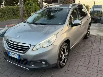 Usata Peugeot 2008 Allure 99 CV (72 kW) 2016 Grigio SUV