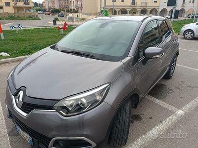 Usata Renault Captur 90 CV (66 kW) 2013 Grigio SUV