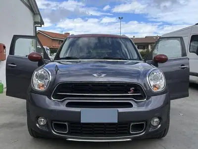 Usata Mini Countryman 111 CV (81 kW) 2015 Grigio SUV