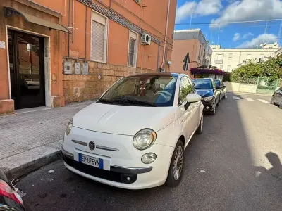 Begagnad Fiat 500 Lounge 69 HK (50 kW) 2012 Halvkombi