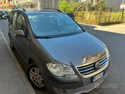 Usata VW Touran 109 CV (80 kW) 2009 Grigio Monovolume