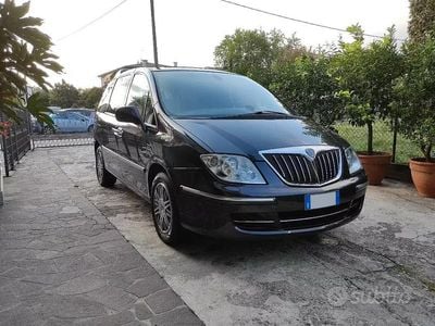 Usata Lancia Phedra 170 CV (125 kW) 2010 Grigio Monovolume