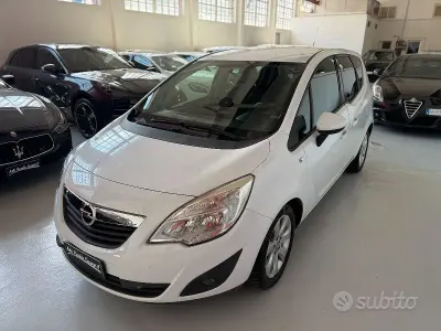 Usata Opel Meriva Cosmo 95 CV (69 kW) 2013 Bianco Monovolume