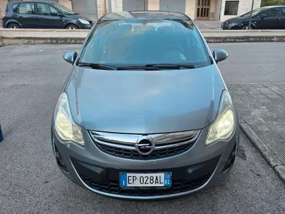 Usata Opel Corsa 75 CV (55 kW) 2013 Grigio Utilitaria