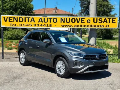 Usata VW T-Roc Life 110 CV (80 kW) 2022 Grigio SUV