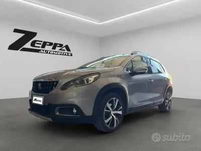 Usata Peugeot 2008 Allure 102 CV (75 kW) 2019 Grigio SUV