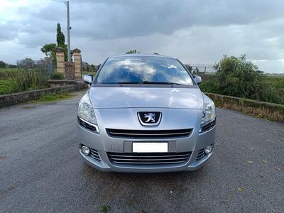 Usata Peugeot 5008 Premium 109 CV (80 kW) 2010 Grigio Monovolume