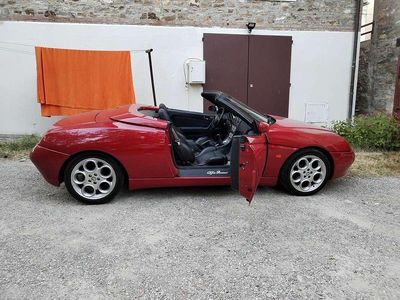 Rosso Usata 2001 Alfa Romeo Spider Lusso Cabrio | 8500 € (Molto cara)