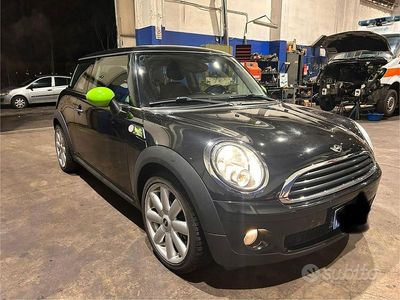 Usata Mini Cooper 75 CV (55 kW) 2010 Nero Utilitaria