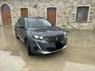 Usata Peugeot 2008 Allure 110 CV (80 kW) 2022 SUV