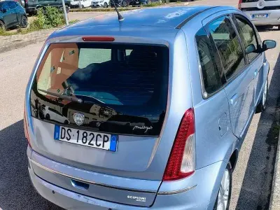 Usata Lancia Musa 69 CV (50 kW) 2008 Bluazzurro Monovolume