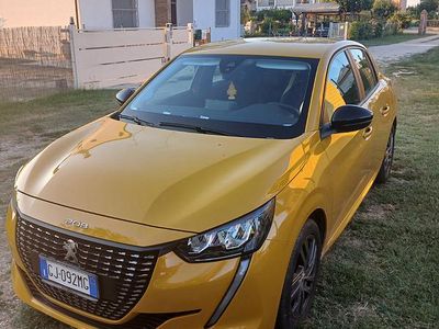 Usata Peugeot 208 100 CV (73 kW) 2022 Giallo Utilitaria