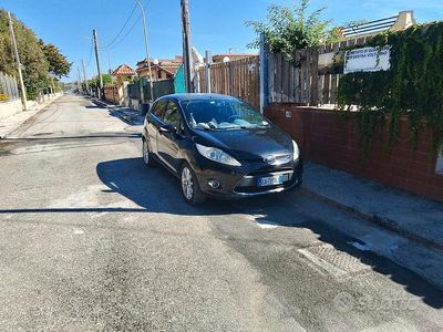 Usata Ford Fiesta 70 CV (51 kW) 2011 Nero Utilitaria
