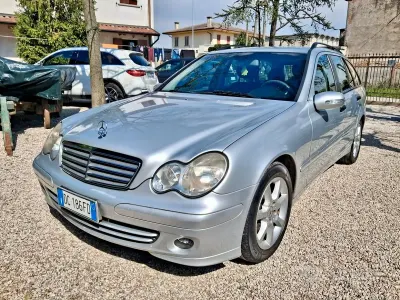 Usata Mercedes C220 150 CV (110 kW) 2006 Grigio Station wagon