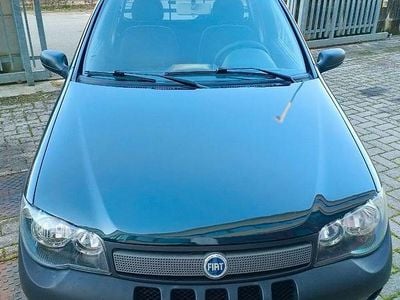 Usata Fiat Strada 84 CV (61 kW) 2006 Verde
