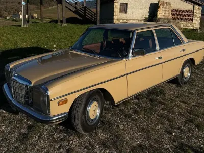 Usata Mercedes 230 109 CV (80 kW) 1974 Beige Berlina