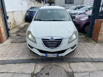 Usado Lancia Delta Silver 120 CV (88 kW) 2012 Blanco Utilitario