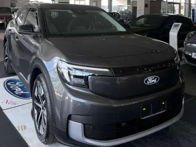 Nuova Ford Explorer Extended Range 210 kW (286 CV) 2026 Magnetic grey SUV