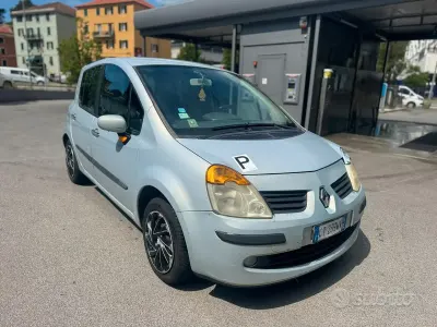 Usata Renault Modus 75 CV (55 kW) 2005 Grigio Monovolume