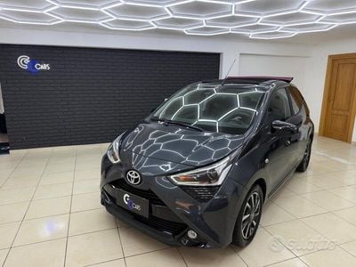 Usata Toyota Aygo Connect Style 72 CV (52 kW) 2020 Grigio Utilitaria