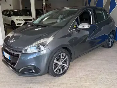 Usata Peugeot 208 Allure 75 CV (55 kW) 2017 Grigio Utilitaria