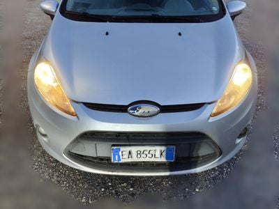 Usata Ford Fiesta 68 CV (50 kW) 2010 Grigio Utilitaria