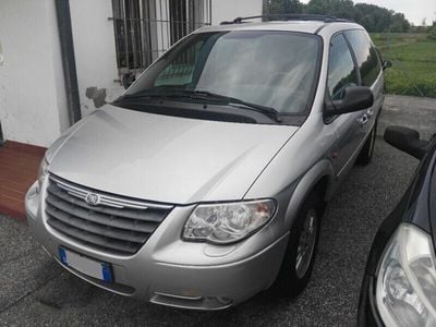 Usata Chrysler Grand Voyager 150 CV (110 kW) 2004 Grigio Monovolume